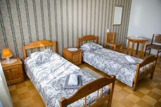 Мотели Reiumaa Motell Reiu Двухместный номер с 2 отдельными кроватями, вид на сад-1